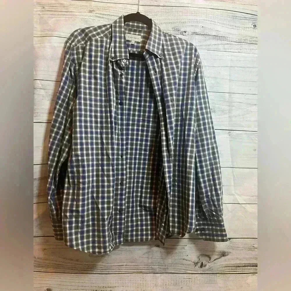 Neiman Marcus long sleeve men’s dress shirt
